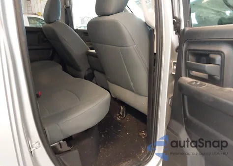 2019 Ram 1500 Classic Express 4X4 6'4 Box z USA, uszkodzony, nr VIN 1C6RR7FG8KS531634